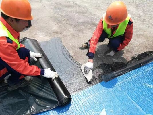 Membrana impermeável adesiva de camada transversal para construção de telhados e túneis ferroviários